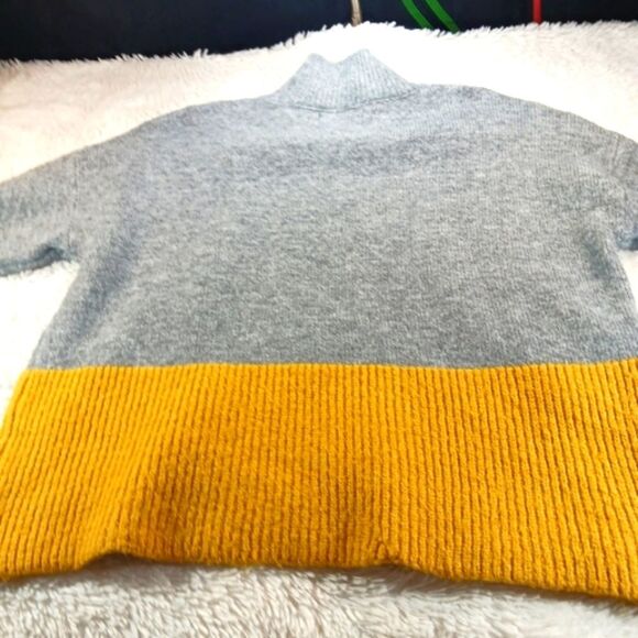 Forever 21 Color Block Long Sleeve Moc Neck Boxy Knit Sweater Women's Medium - Picture 7 of 7